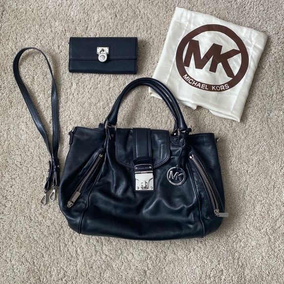 Michael Kors Hobo Bag with Wallet - Picture 1 of 10
